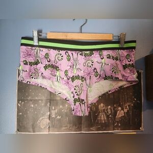 NWOT Torrid Beetlejuice Boyshort